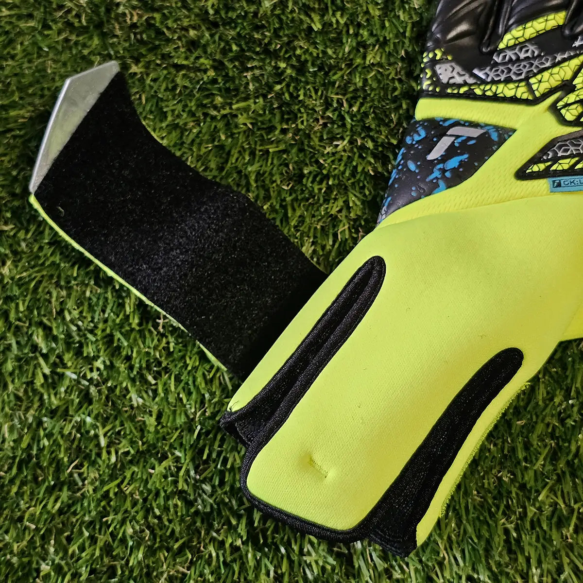 Reusch Attrakt Fusion Guardian GK:LAB polsino